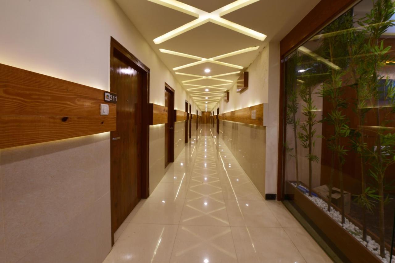 העיר בנגלור Hotel Bv Colours By Rivido, Begur Main Road מראה חיצוני תמונה
