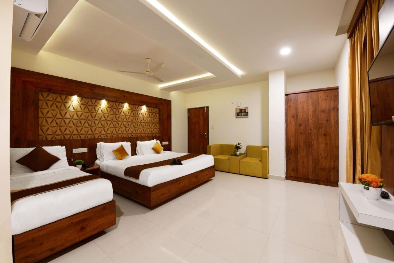 העיר בנגלור Hotel Bv Colours By Rivido, Begur Main Road מראה חיצוני תמונה