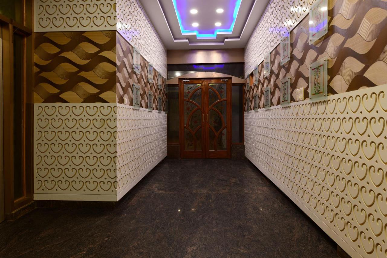 העיר בנגלור Hotel Bv Colours By Rivido, Begur Main Road מראה חיצוני תמונה