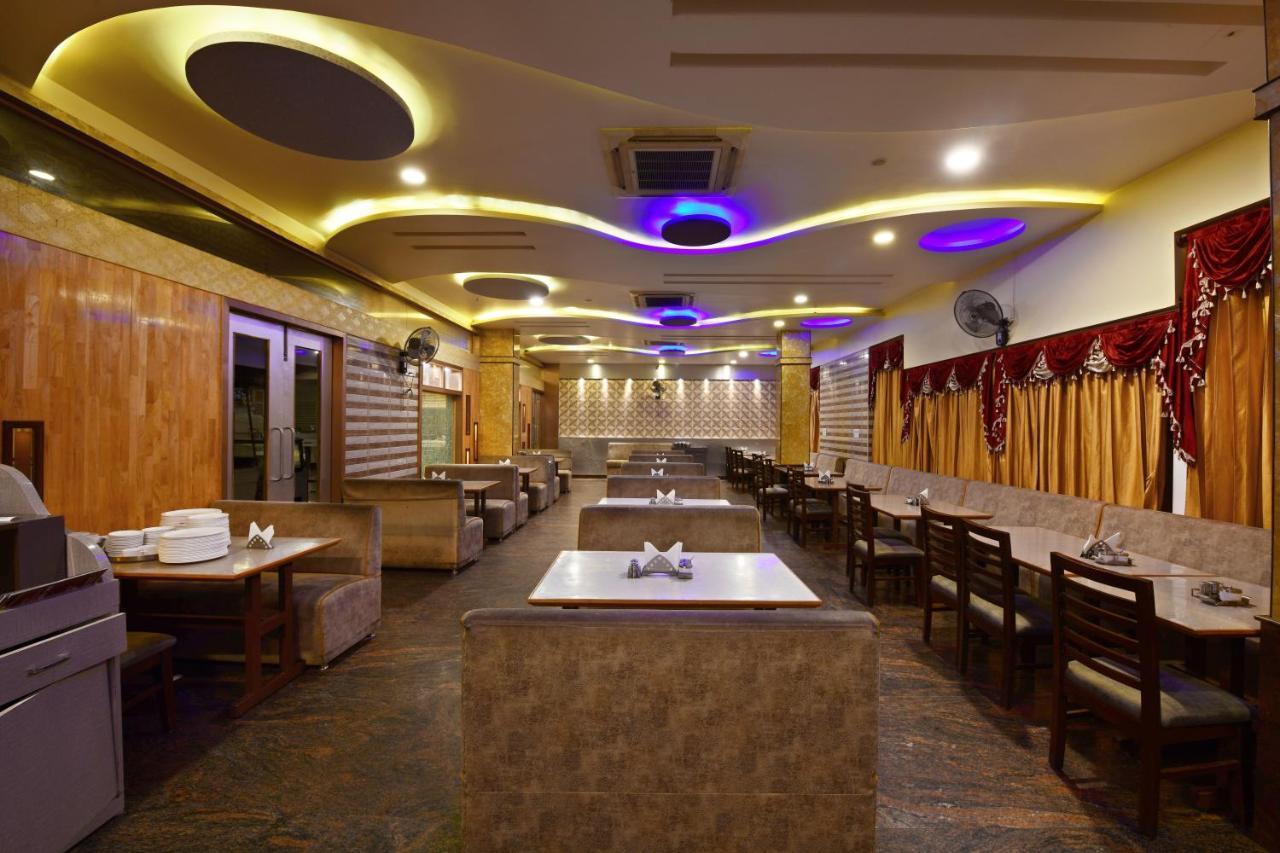 העיר בנגלור Hotel Bv Colours By Rivido, Begur Main Road מראה חיצוני תמונה