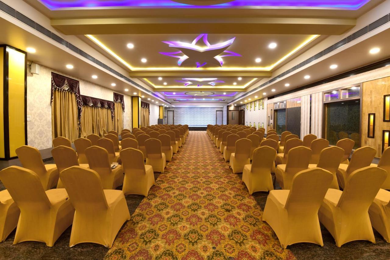 העיר בנגלור Hotel Bv Colours By Rivido, Begur Main Road מראה חיצוני תמונה