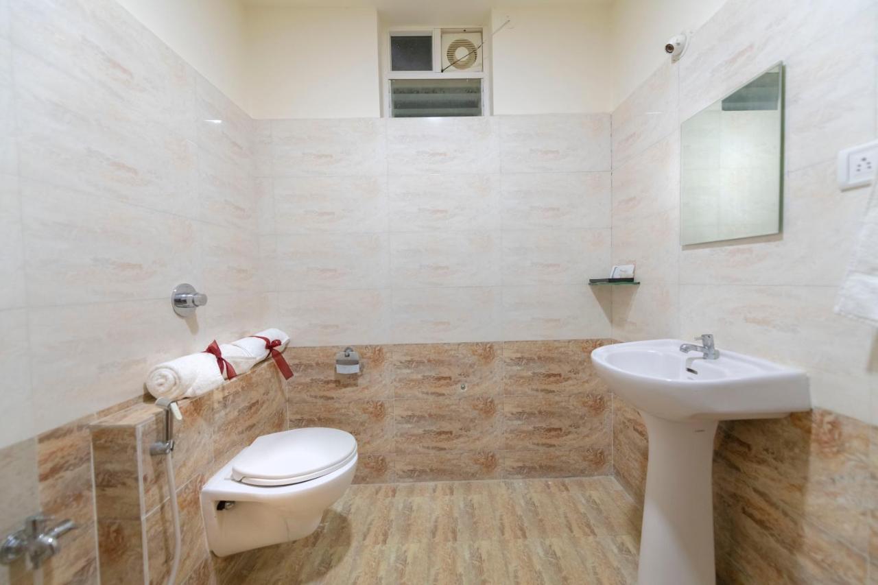 העיר בנגלור Hotel Bv Colours By Rivido, Begur Main Road מראה חיצוני תמונה